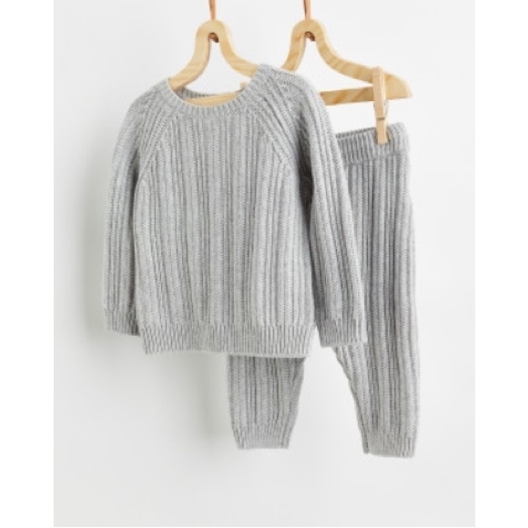 H&M Other - H&M sweater set